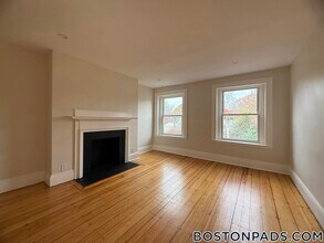 1726 Beacon St in Brookline, MA - Building Photo - Building Photo