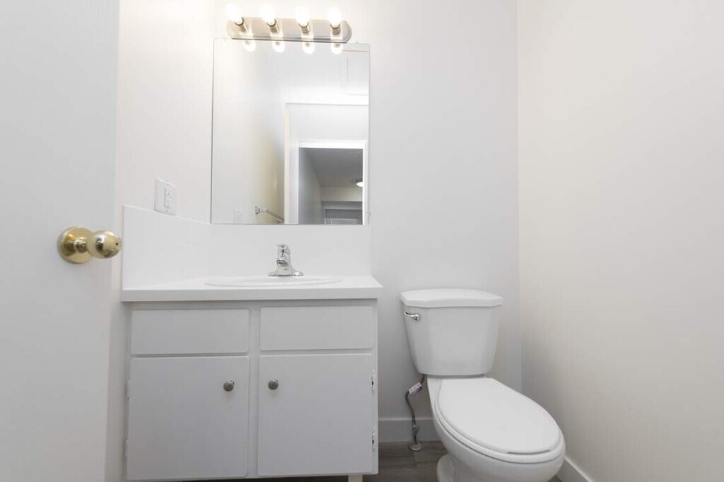 Bowness 4347 Apartments Calgary, AB Apartments For Rent