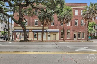 321 W Broughton St in Savannah, GA - Building Photo - Building Photo
