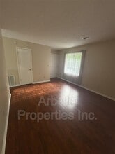 103 Beech St in Johnson City, TN - Building Photo - Building Photo