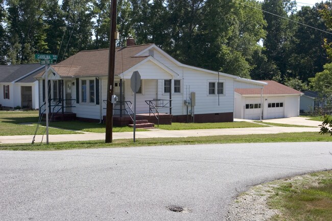 726 Crown Point Dr in Salisbury, NC - Building Photo - Building Photo