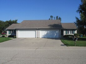 3701-3703 Pintail Dr in Janesville, WI - Building Photo