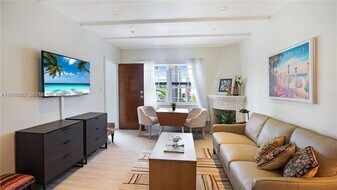 439 15th St, Unit 14 in Miami Beach, FL - Building Photo