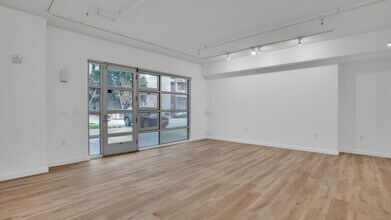 301 Bryant St in San Francisco, CA - Building Photo - Building Photo
