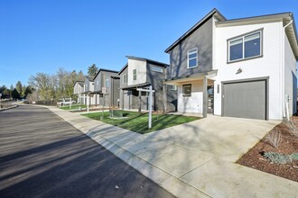 Quail Park Homes in Milwaukie, OR - Building Photo - Building Photo