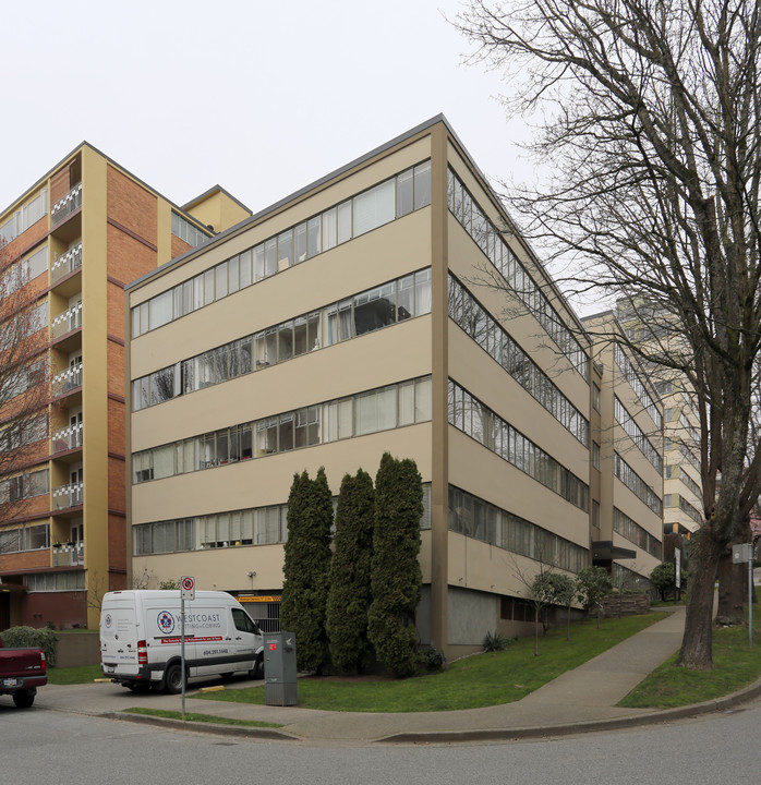 Stephen Court in Vancouver, BC - Building Photo