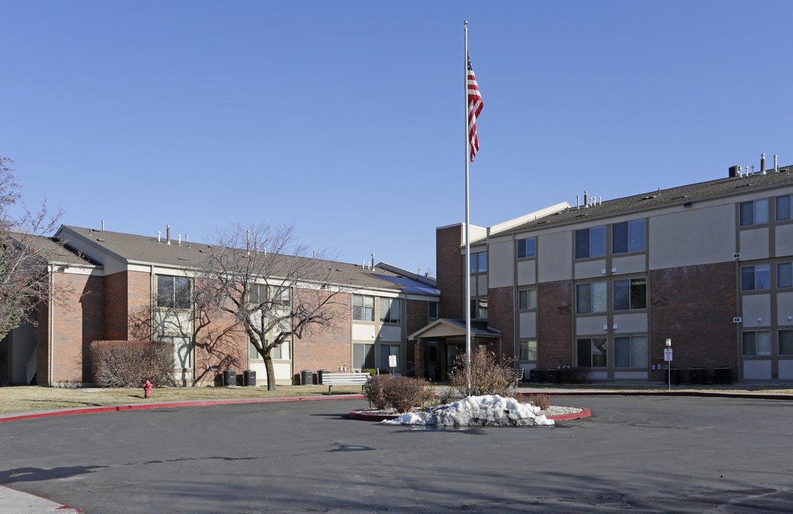 Spring Hollow Apartments in Logan, UT - Foto de edificio