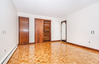 31 Harris St, Unit 702 in Brookline, MA - Building Photo - Building Photo