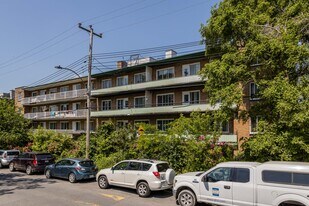 2805 De Darlington Pl in Montréal, QC - Building Photo