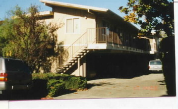 1124 Laguna Ave in Burlingame, CA - Building Photo - Building Photo