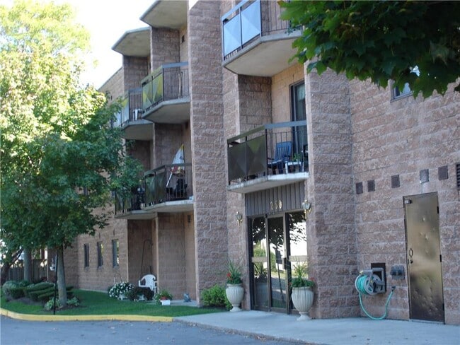 250 Hincks St in Goderich, ON - Building Photo - Building Photo