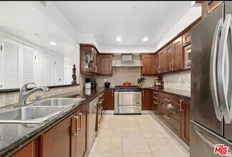 1621 Barry Ave in Los Angeles, CA - Building Photo - Building Photo