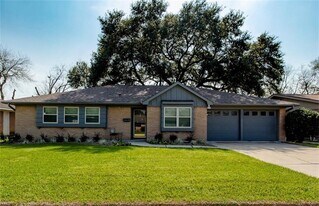6007 Dryad Dr in Houston, TX - Building Photo