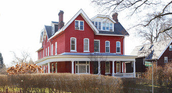 128 Maple Ave in Pittsburgh, PA - Building Photo