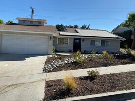 884 Moffatt Cir in Simi Valley, CA - Building Photo