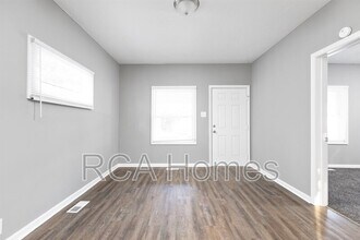 2165 N Dexter St in Indianapolis, IN - Building Photo - Building Photo