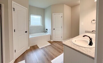 211 Sparkling Meadows Ln in Lafayette, LA - Foto de edificio - Building Photo
