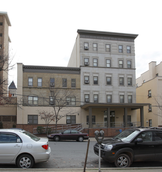 Adams Apartments in Scranton, PA - Building Photo