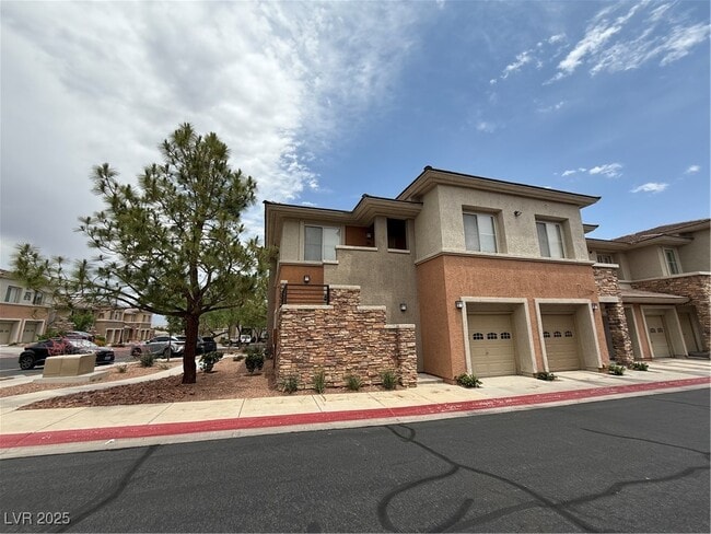 813 Peachy Canyon Cir in Las Vegas, NV - Foto de edificio - Building Photo