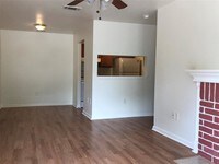 714 Memorial Mews St photo'