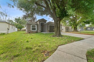 7003 N Oregon Ave, Unit 4207-F in Tampa, FL - Foto de edificio - Building Photo