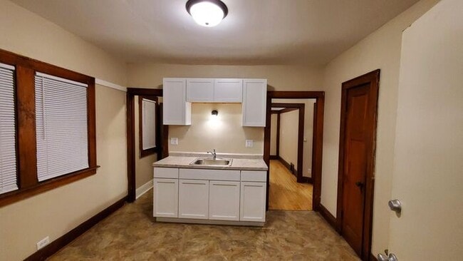 2562 N 37th St in Milwaukee, WI - Building Photo - Building Photo