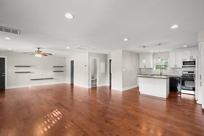 3001 Maplelawn Cir in Austin, TX - Building Photo - Building Photo