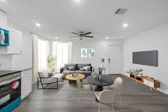 8011 Caddo Rd in Houston, TX - Foto de edificio - Building Photo