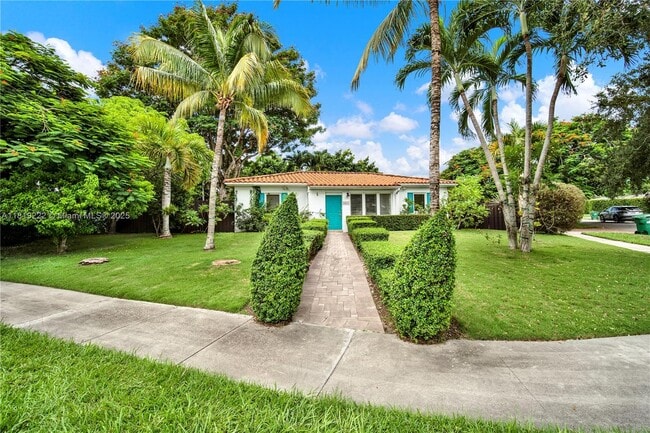 6890 SW 51st St in Miami, FL - Building Photo - Building Photo