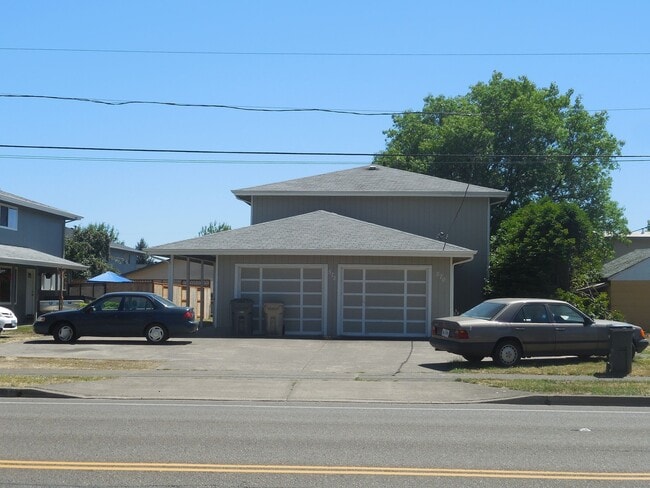 property at 570 NW Walnut Blvd