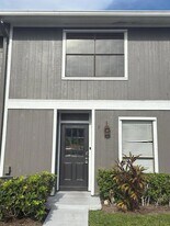 799 Hill Dr in West Palm Beach, FL - Building Photo