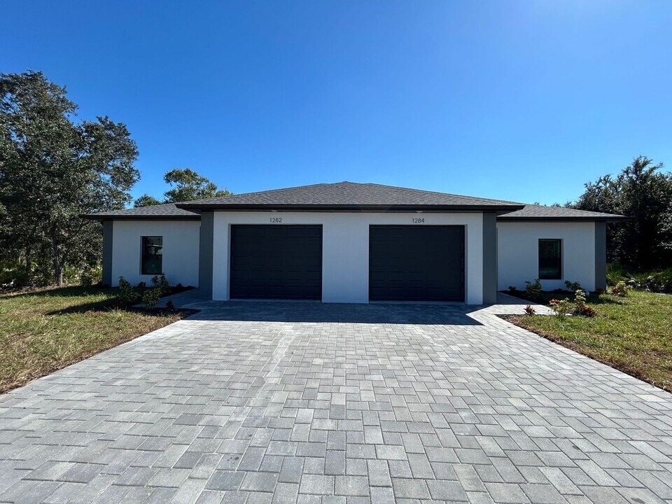 1282 Navigator Rd in Punta Gorda, FL - Building Photo