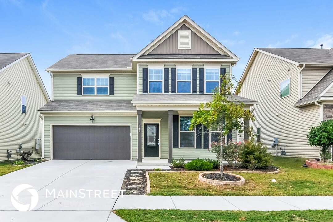 626 Stapleford Ln in Fuquay Varina, NC - Building Photo