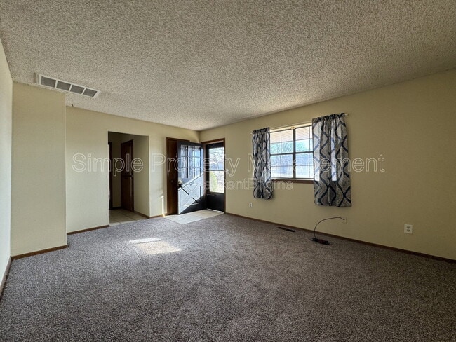 2435 Clarke St in Choctaw, OK - Building Photo - Building Photo