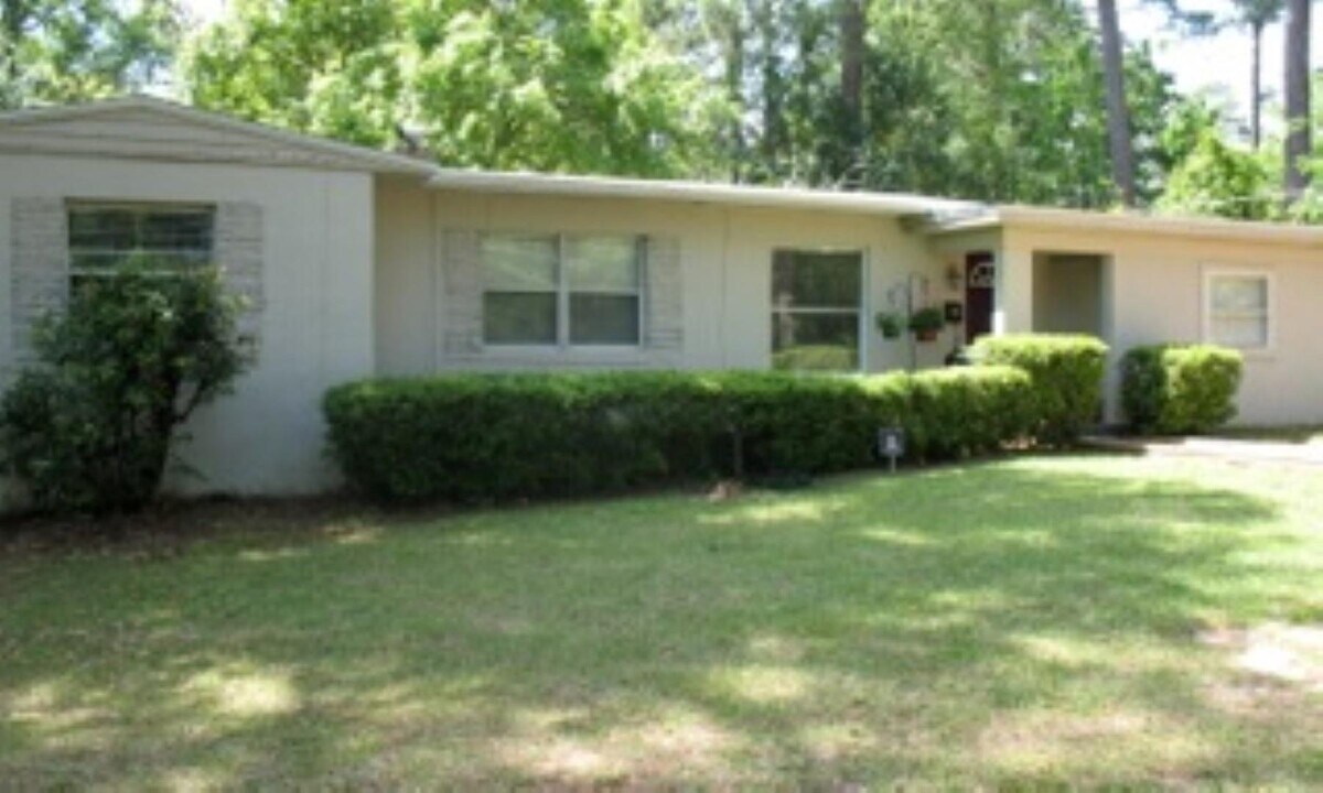320 Mayo St in Tallahassee, FL - Building Photo