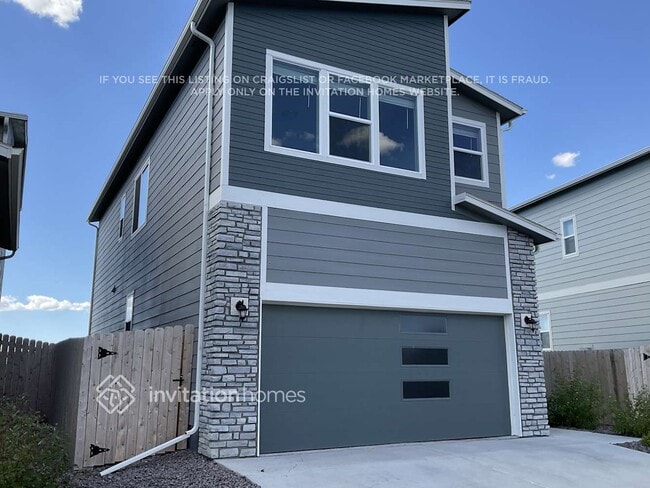 11207 House Finch Ln