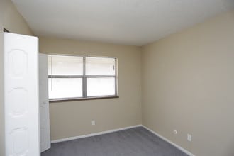 Cottonwood Creek in St. Joseph, MO - Foto de edificio - Interior Photo