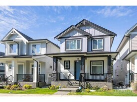 16707-1625A 25a Ave in Surrey, BC - Building Photo