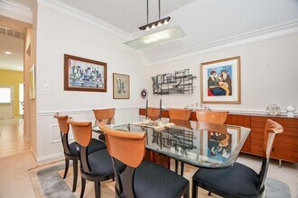 1211 Magnolia Woods Ct in Sugar Land, TX - Foto de edificio - Building Photo