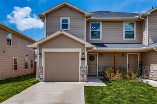 209 W Forest Ave in Sherman, TX - Building Photo