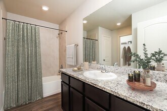 7260 Jebson Pass in San Antonio, TX - Foto de edificio - Building Photo