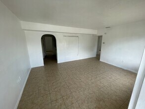 5250 Hemlock Dr in New Port Richey, FL - Building Photo - Building Photo