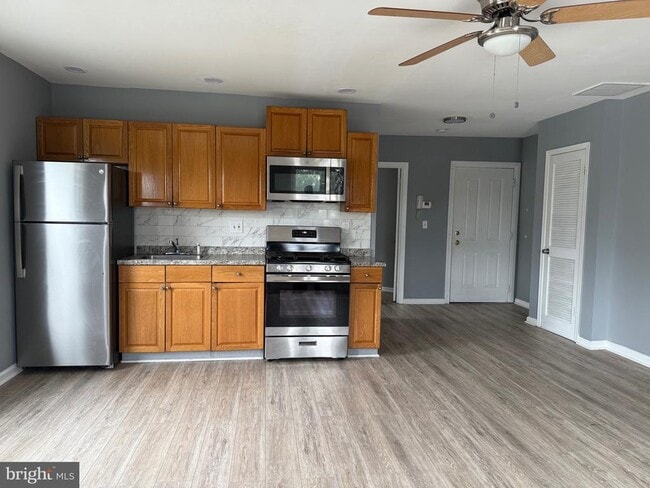 property at 2211 W Tioga St