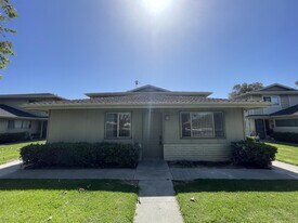 2654 Victoria Ave in Port Hueneme, CA - Building Photo