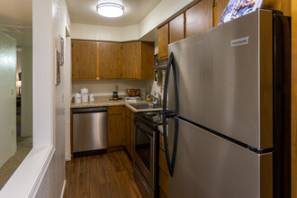 Council Place Apartments in Oklahoma City, OK - Building Photo - Interior Photo