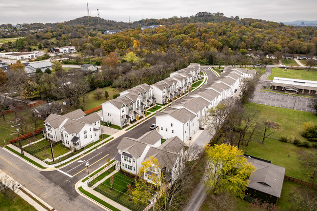 Maple Grove in Nashville, TN - Foto de edificio - Building Photo