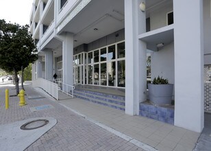 CocoStyle Residences in Coconut Grove, FL - Foto de edificio - Building Photo