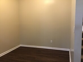 2469 Royal Pointe Dr in Green Cove Springs, FL - Foto de edificio - Building Photo