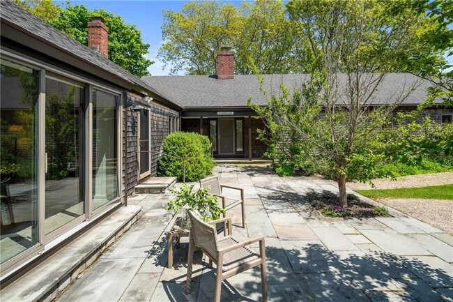 4 Alpond Dr in Newport, RI - Building Photo - Building Photo