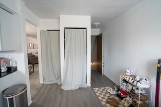 923 Burcham Dr in East Lansing, MI - Building Photo - Building Photo